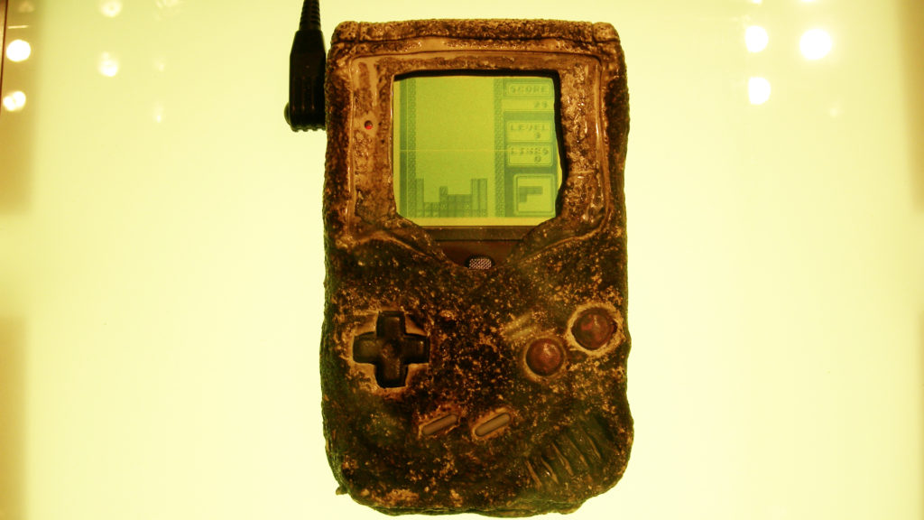 La storia del Game Boy superstite di guerra